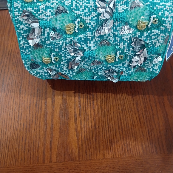 New Swimming Fish Beaded Bag - Picture 6 of 6